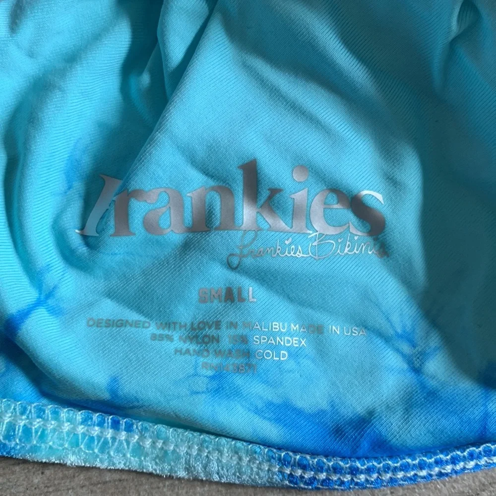 Frankie’s bikinis Liam top in aqua